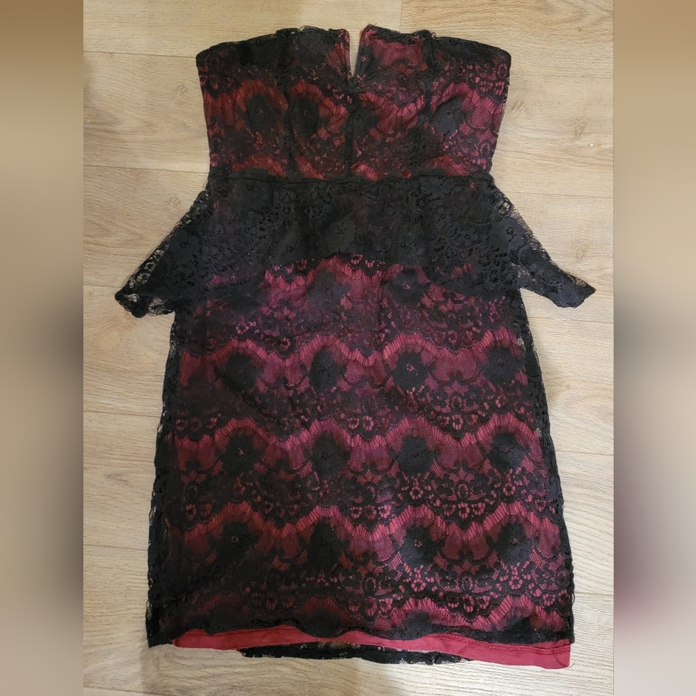Kimchi Strapless Black and Red Lace Mini Dress